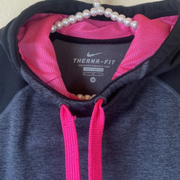 Nike Hoodie excellent condition - Picture 2 of 3